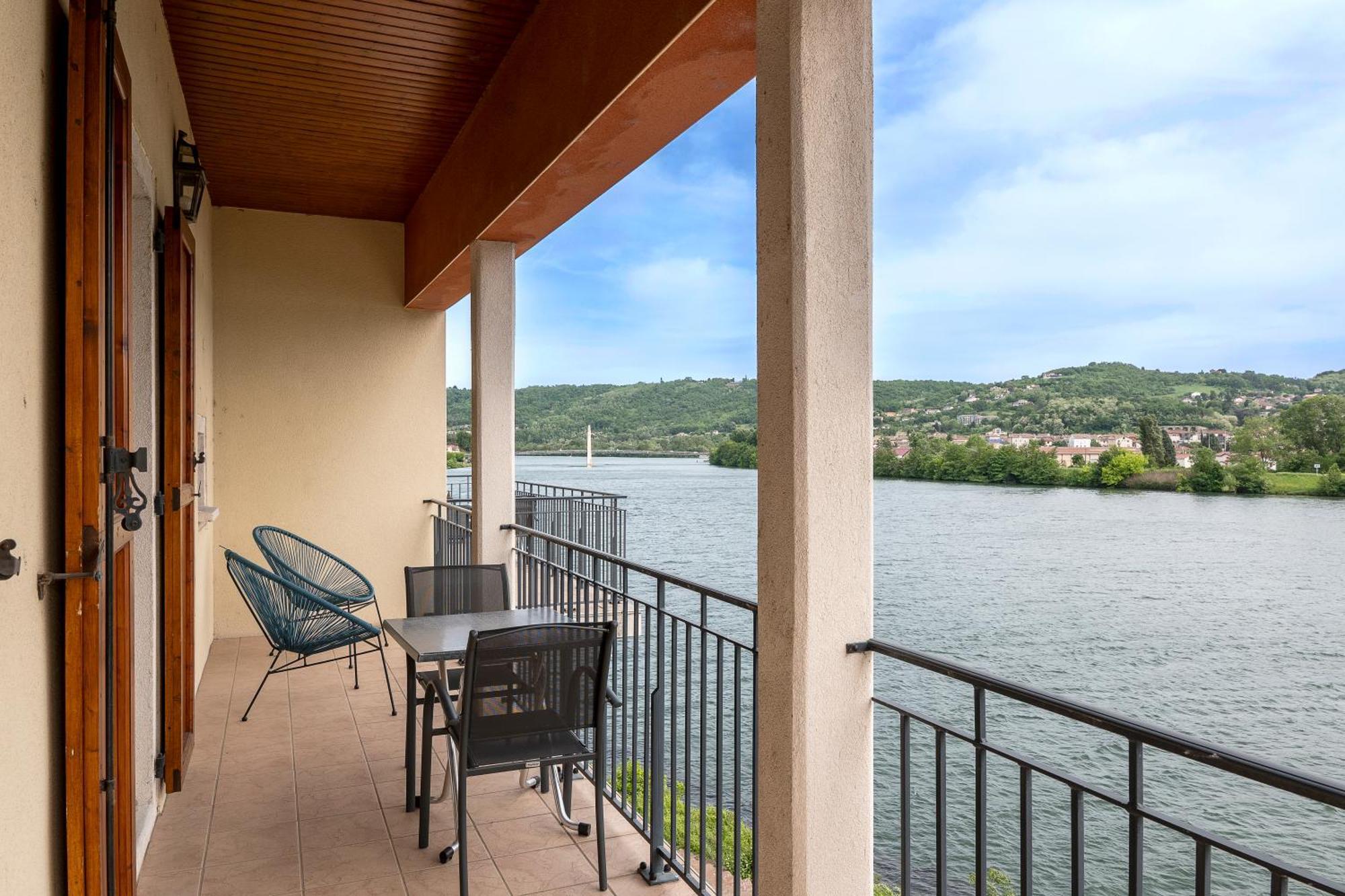Hotel Beau Rivage Кондриё Экстерьер фото