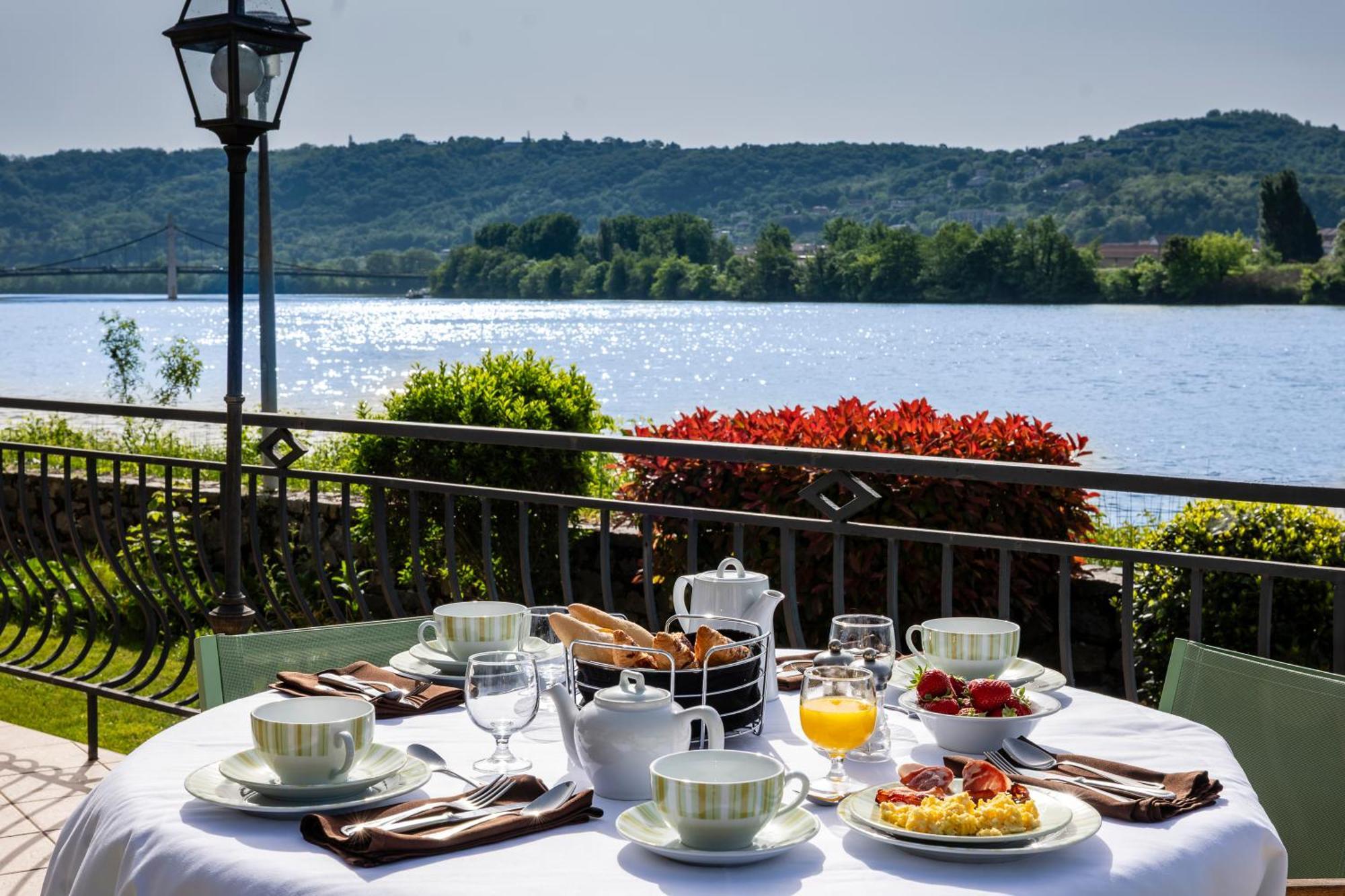 Hotel Beau Rivage Кондриё Экстерьер фото